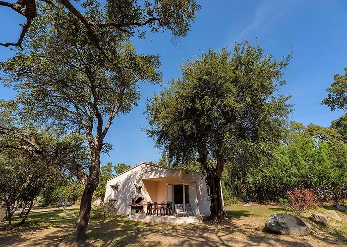 Aparthotel U Paesolu Sainte-Lucie de Porto-Vecchio